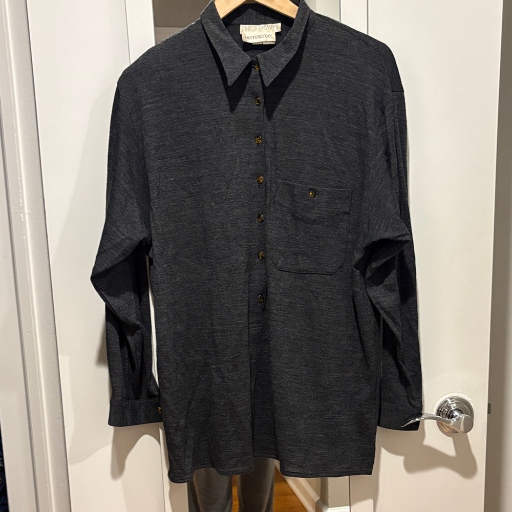 Henri Bendel Charcoal Long-Sleeve Button-Down knit shirt